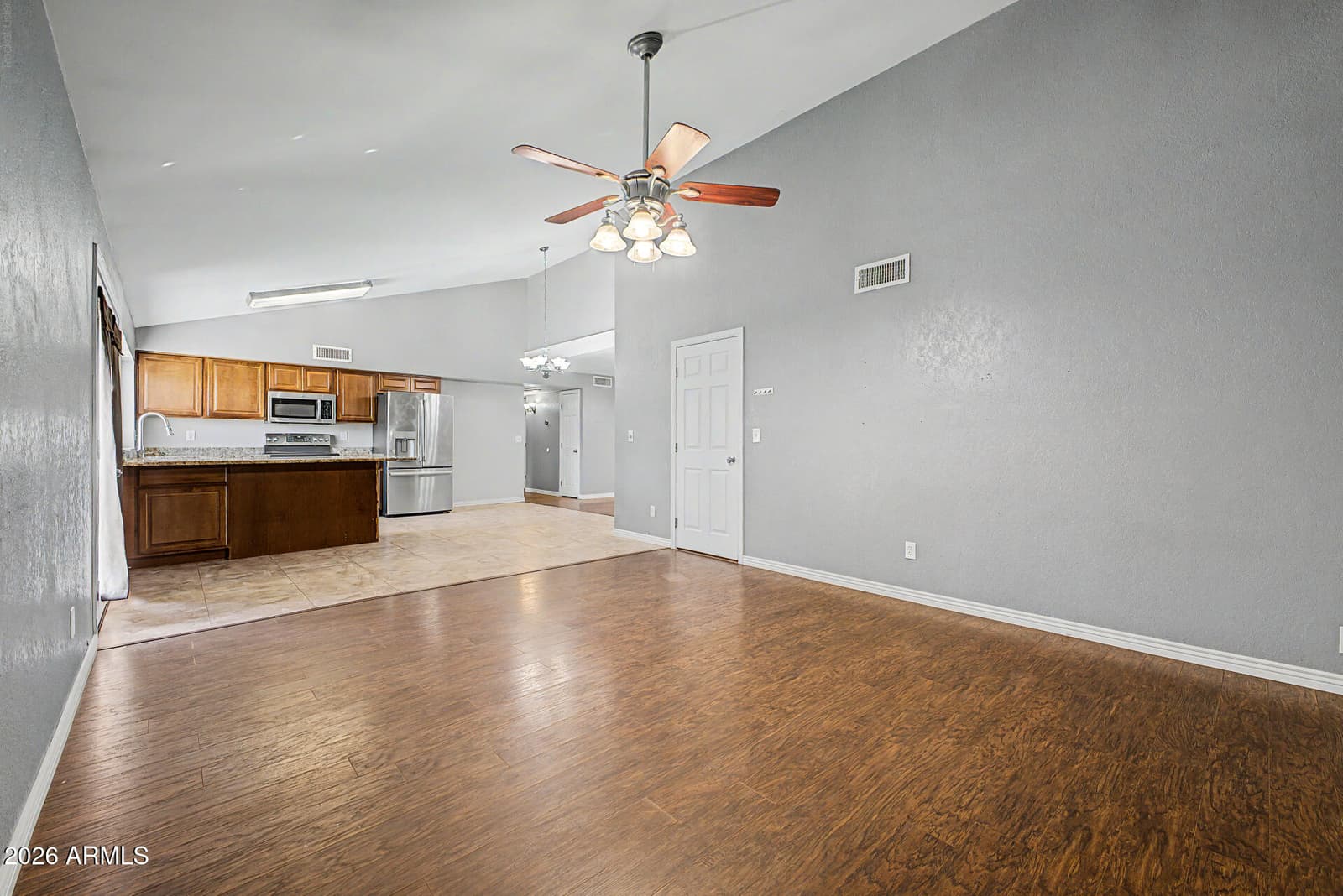4109 W ASTER Drive, Phoenix, AZ 85029 — photo 8 of 27
