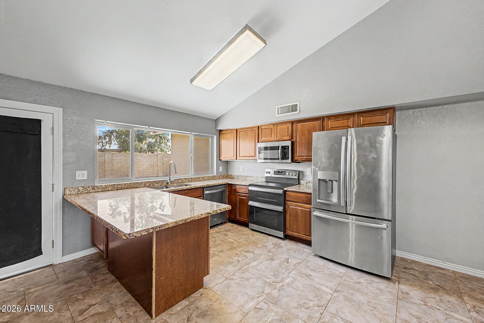 4109 W ASTER Drive, Phoenix, AZ 85029 — photo 9 of 27