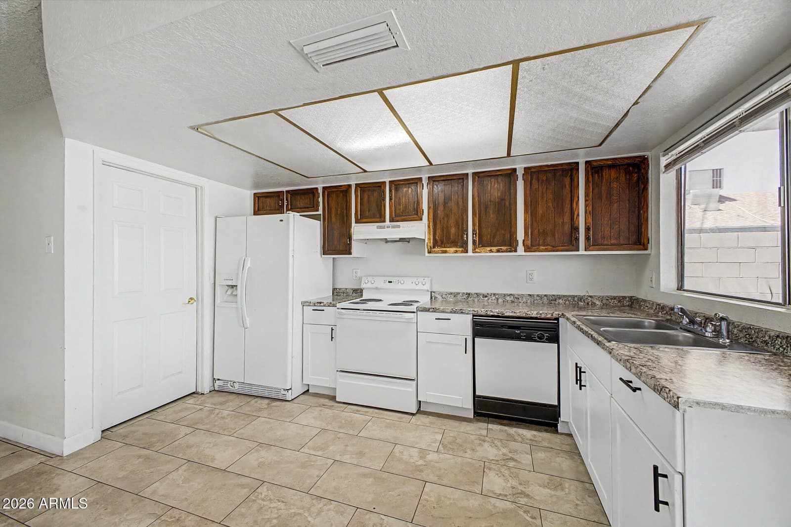 4447 N 77TH Drive, Phoenix, AZ 85033 — photo 12 of 25