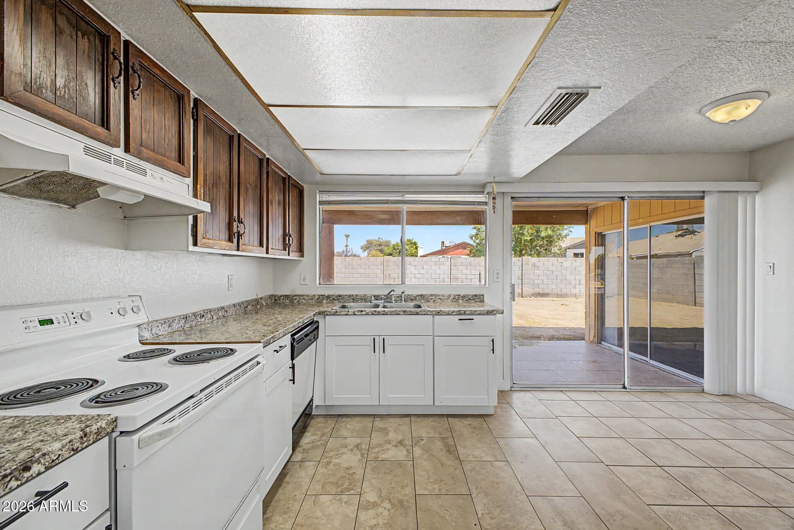 4447 N 77TH Drive, Phoenix, AZ 85033 — photo 13 of 25