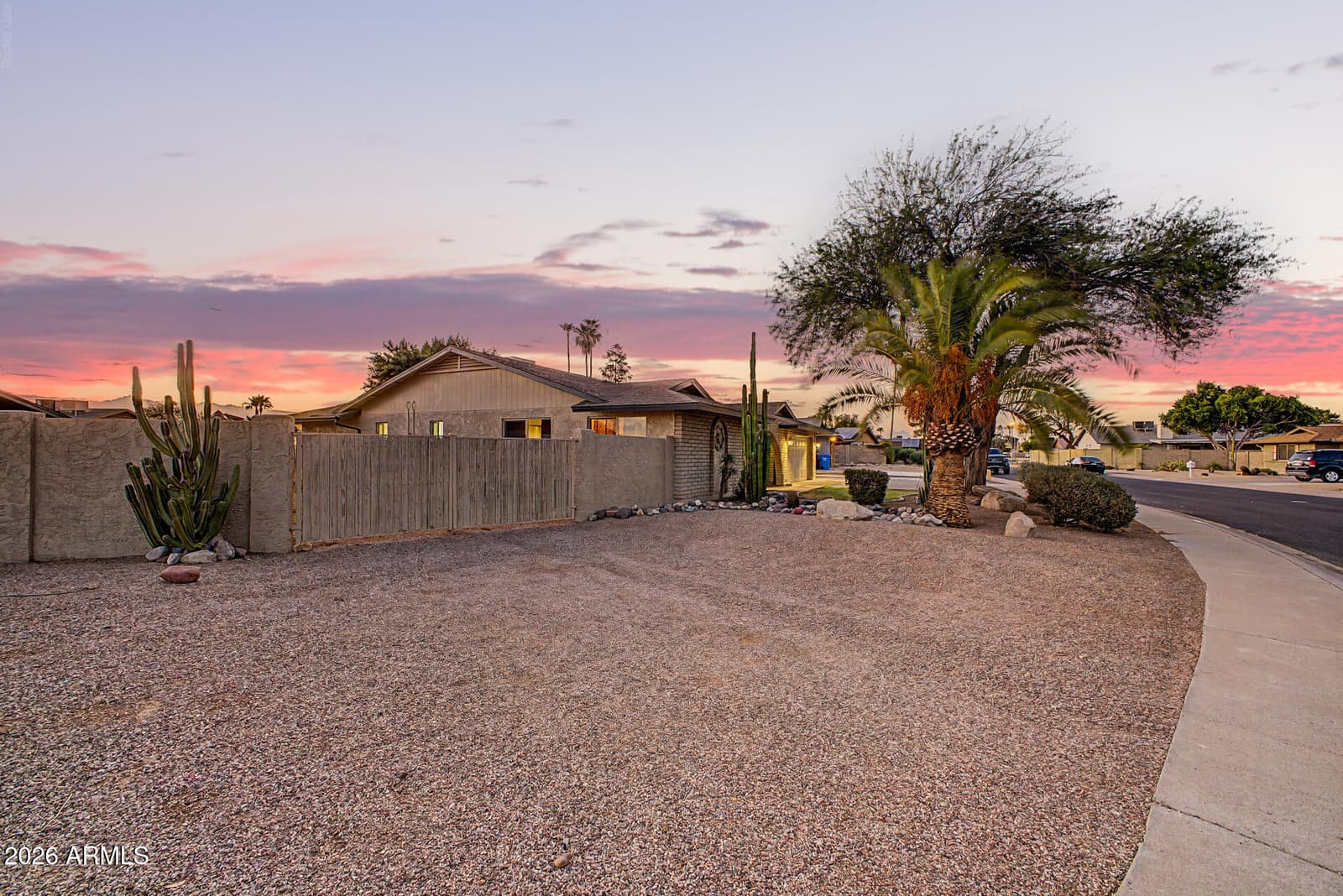 16310 N 36TH Drive, Phoenix, AZ 85053 — photo 2 of 39