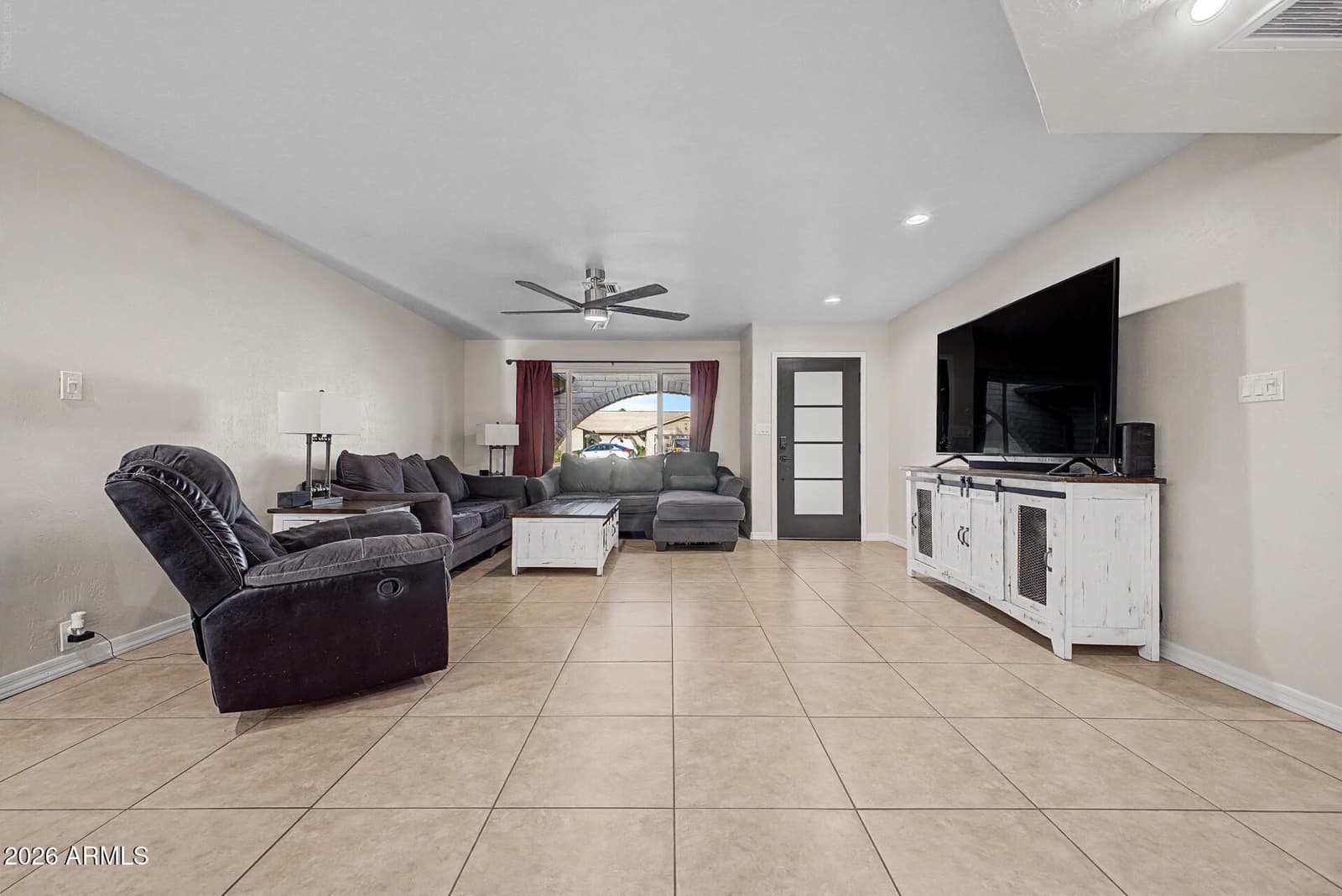 16310 N 36TH Drive, Phoenix, AZ 85053 — photo 7 of 39