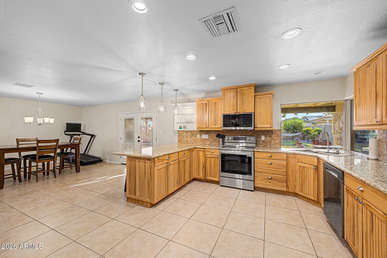 16310 N 36TH Drive, Phoenix, AZ 85053 — photo 14 of 39