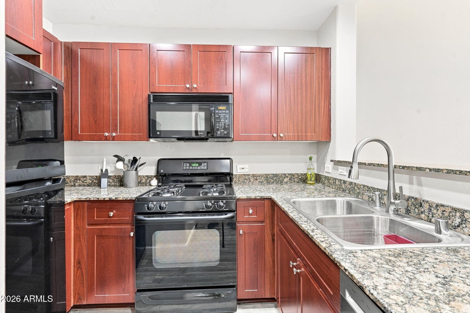 17 W VERNON Avenue 409, Phoenix, AZ 85003 — photo 10 of 32