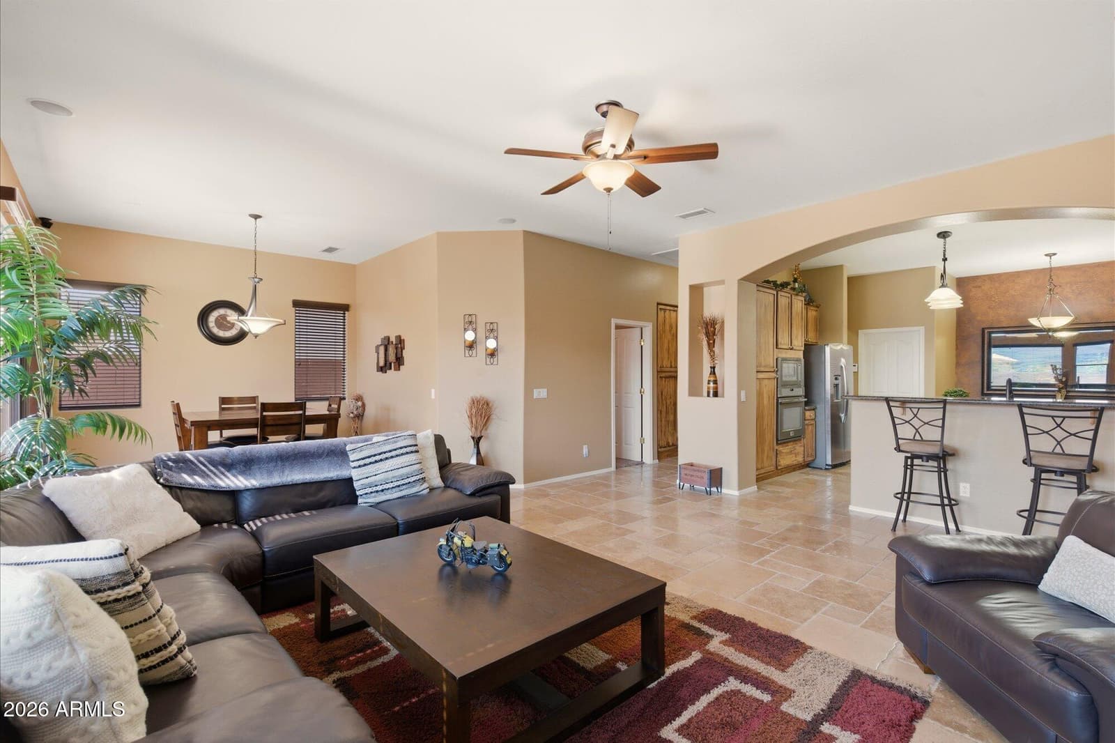 4821 E KIRKLAND Road, Phoenix, AZ 85054 — photo 5 of 28