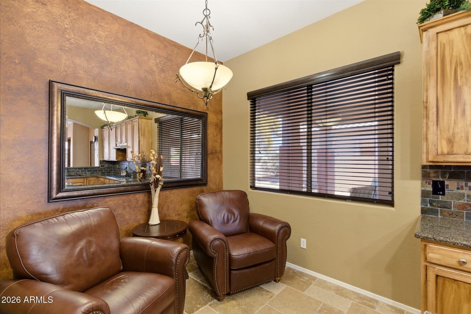 4821 E KIRKLAND Road, Phoenix, AZ 85054 — photo 7 of 28