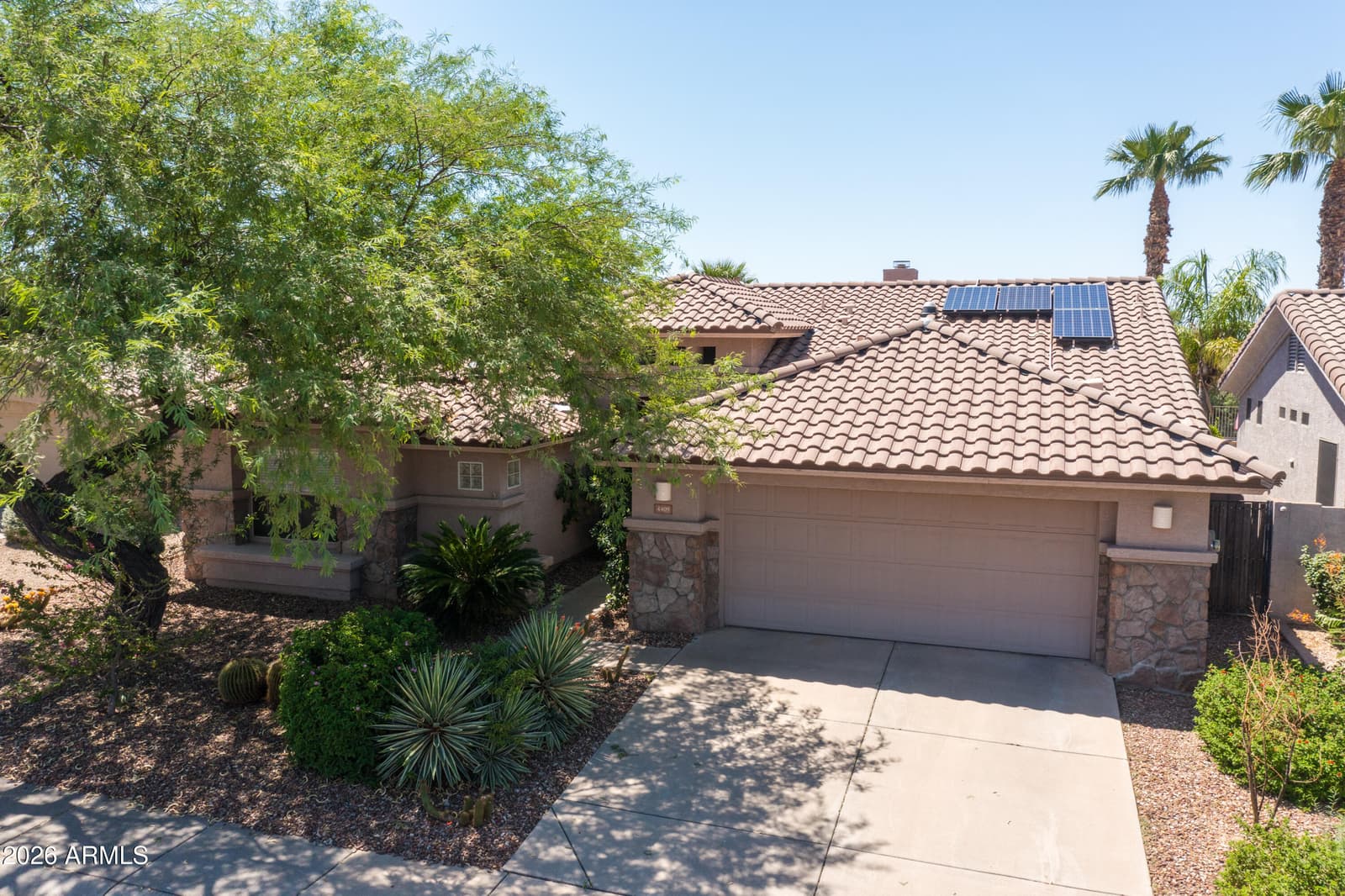 4409 E LARIAT Lane, Phoenix, AZ 85050 — photo 7 of 46