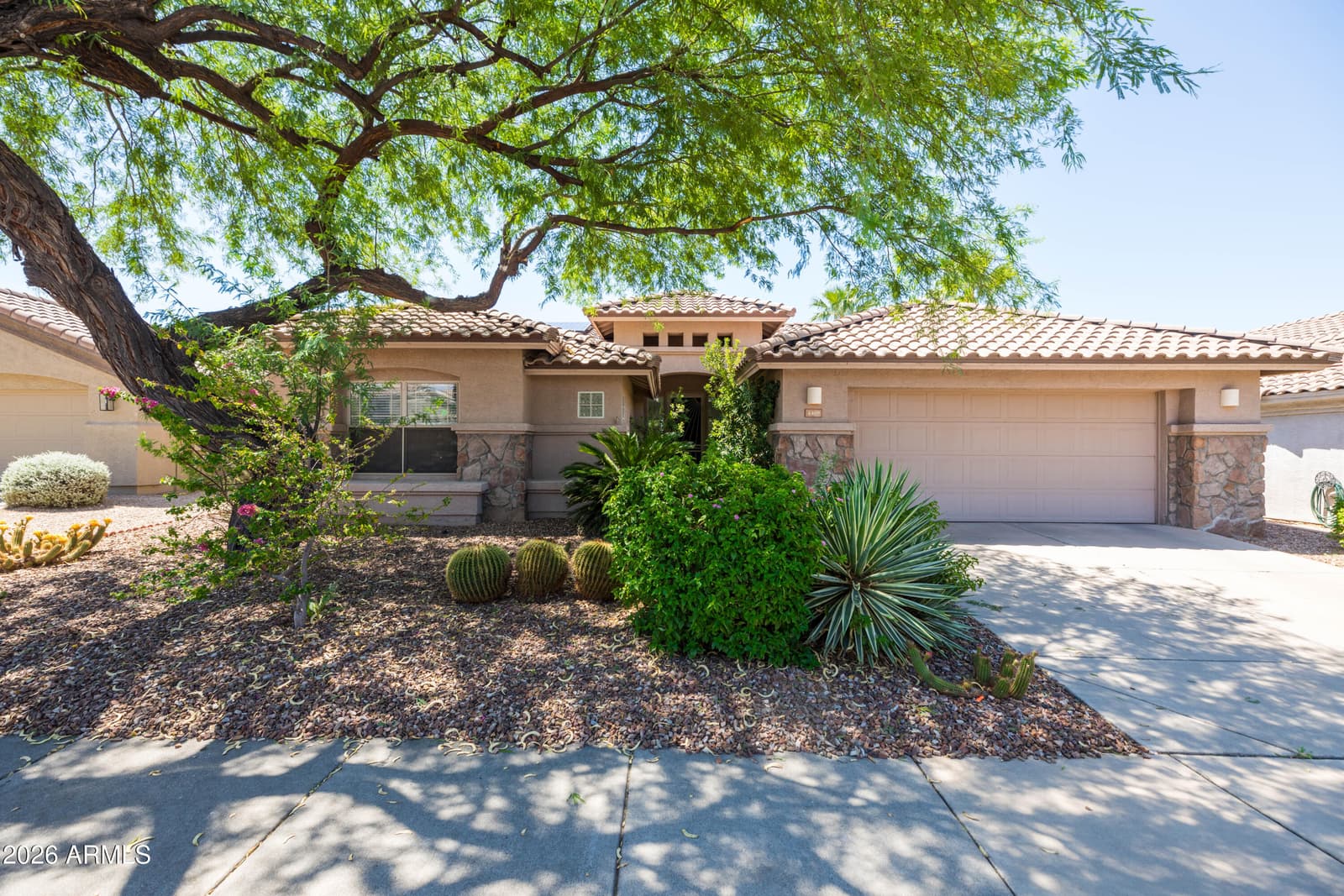 4409 E LARIAT Lane, Phoenix, AZ 85050 — photo 6 of 46