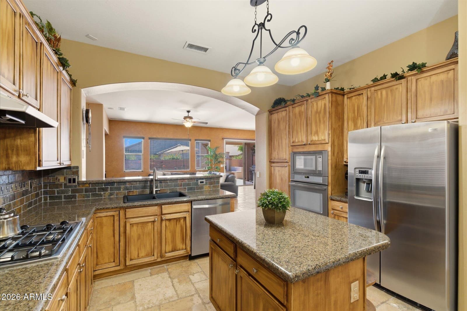 4821 E KIRKLAND Road, Phoenix, AZ 85054 — photo 11 of 28