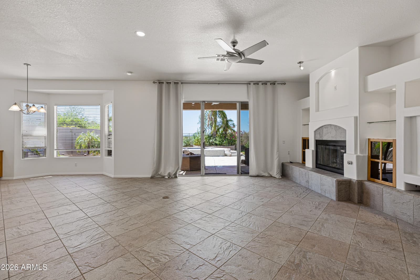 4409 E LARIAT Lane, Phoenix, AZ 85050 — photo 12 of 46