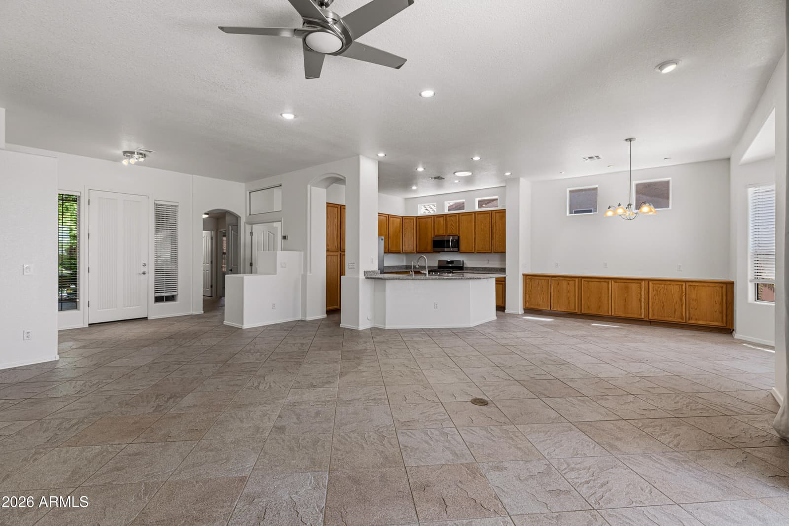 4409 E LARIAT Lane, Phoenix, AZ 85050 — photo 14 of 46