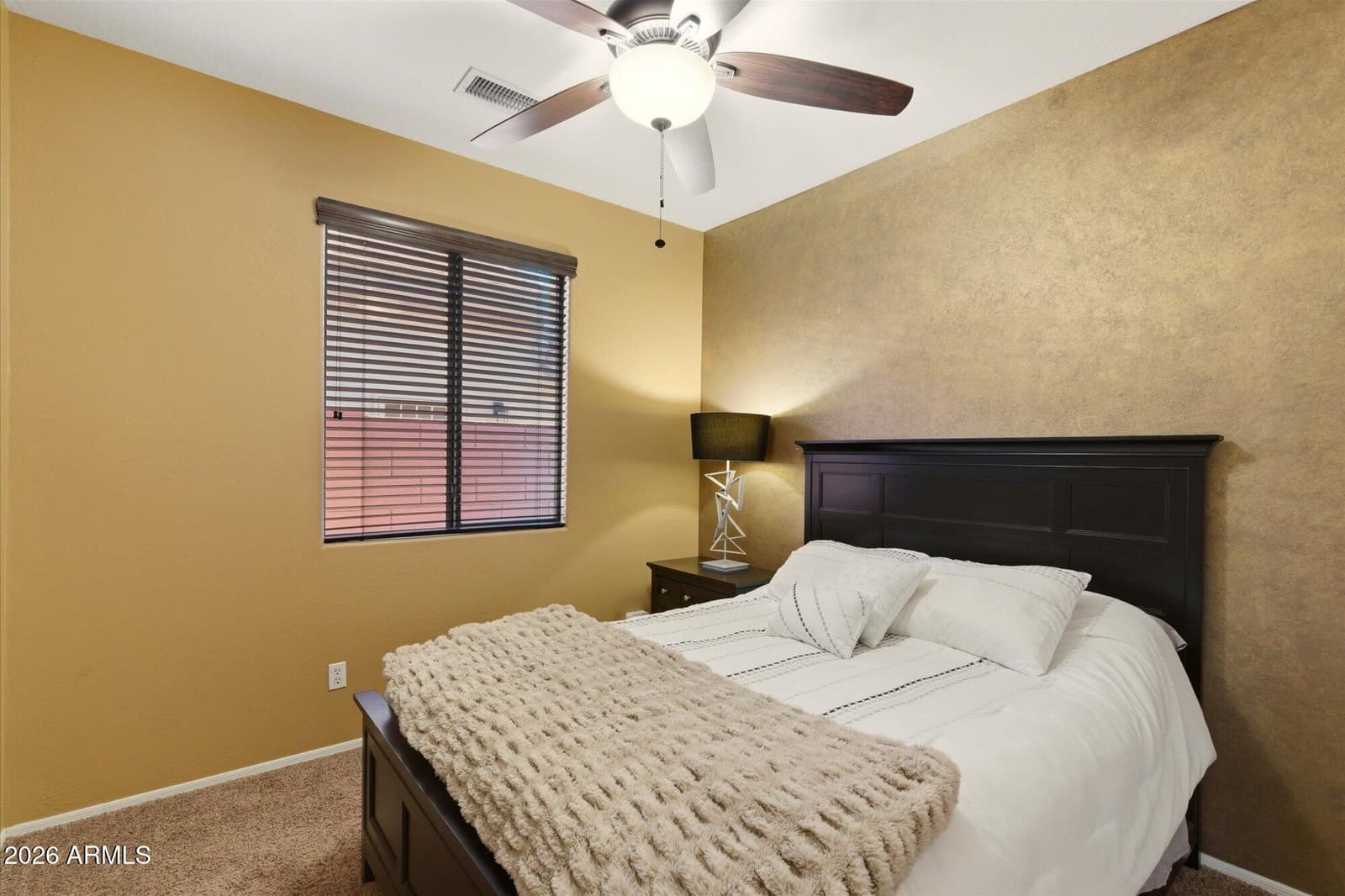 4821 E KIRKLAND Road, Phoenix, AZ 85054 — photo 17 of 28