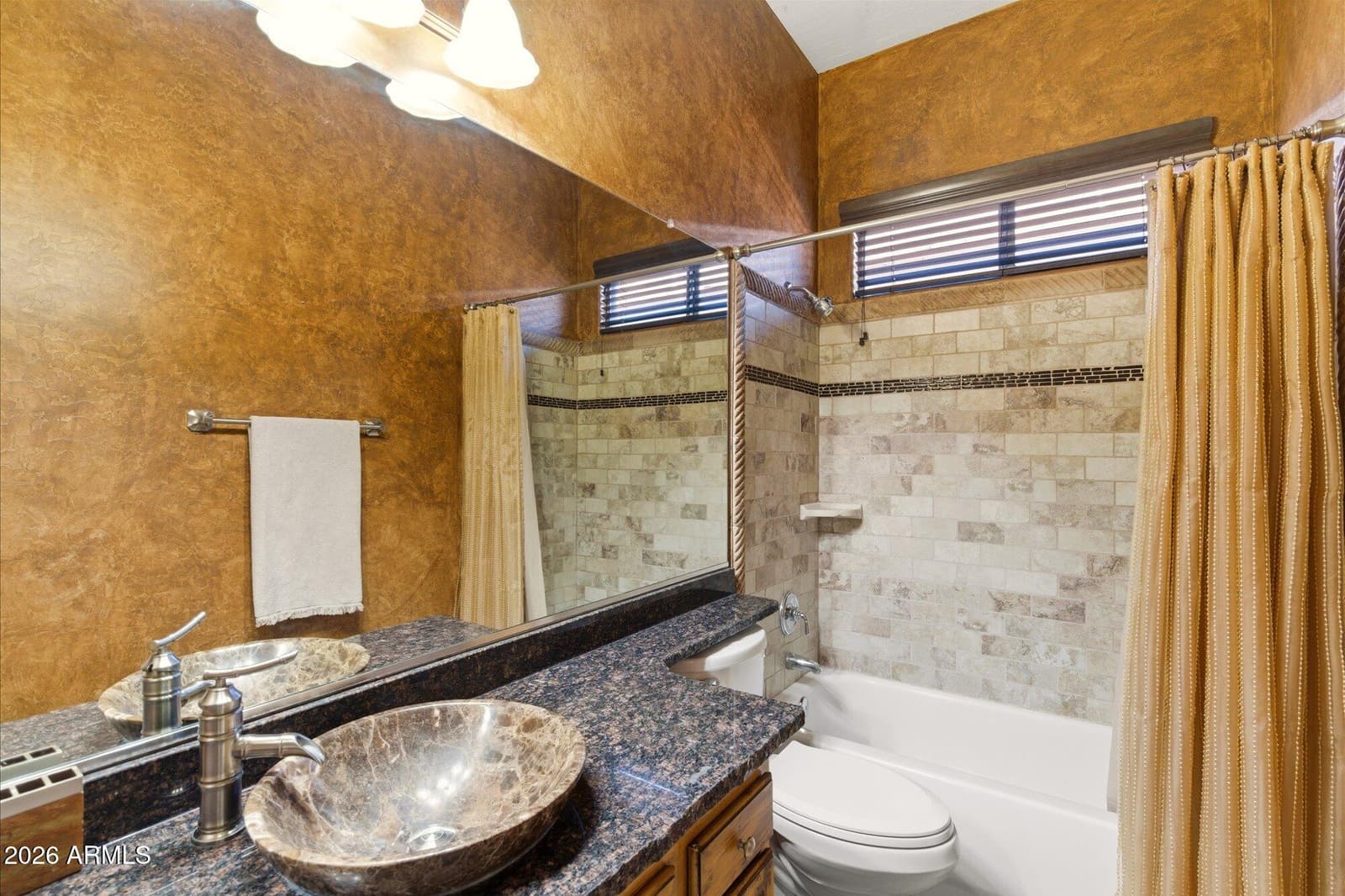 4821 E KIRKLAND Road, Phoenix, AZ 85054 — photo 18 of 28
