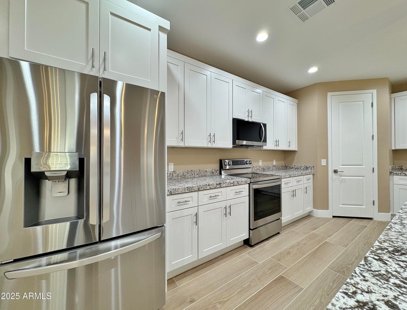 1567 N HIMOSA Drive, Casa Grande, AZ 85122 — photo 11 of 45