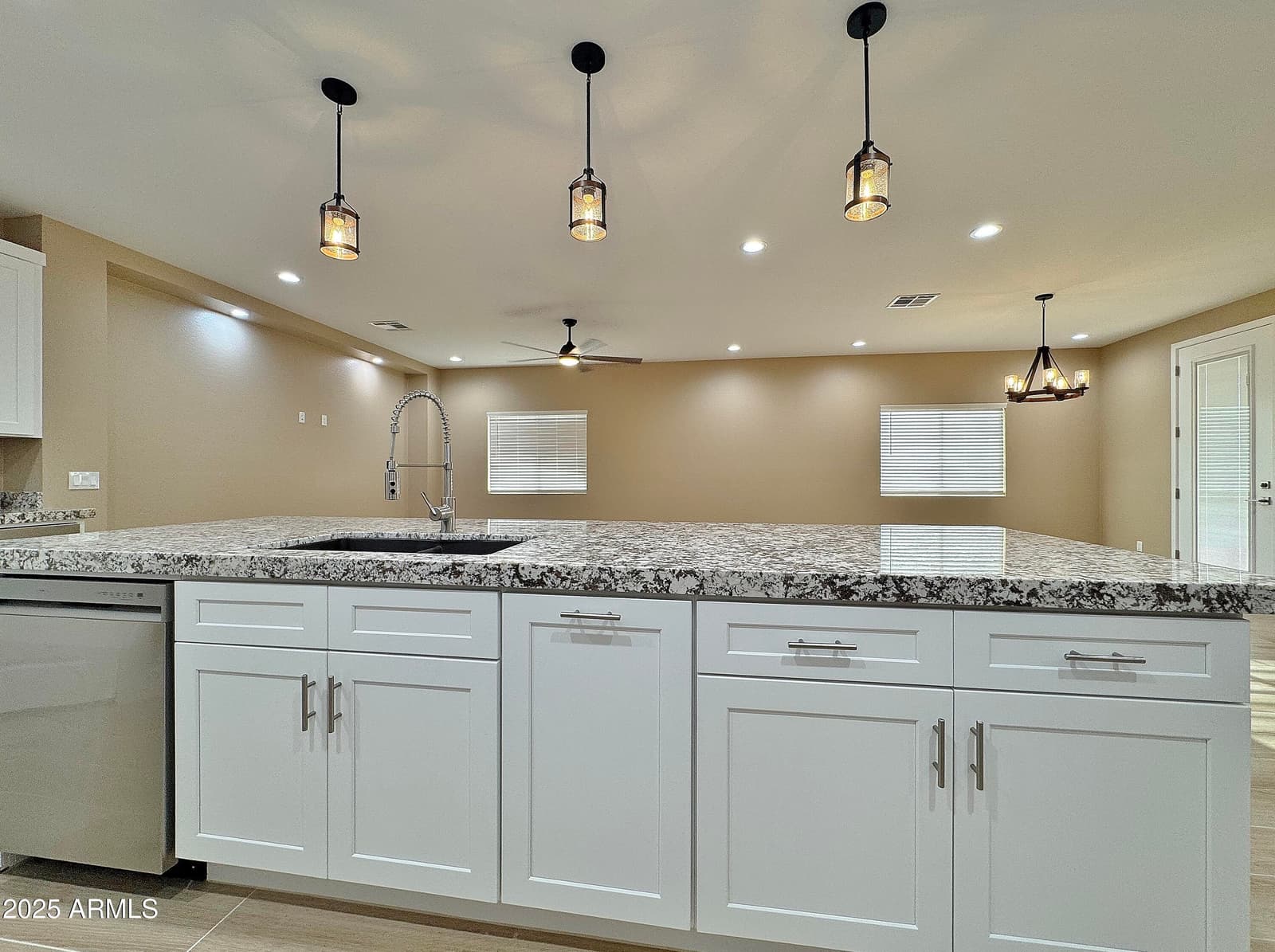 1567 N HIMOSA Drive, Casa Grande, AZ 85122 — photo 14 of 45