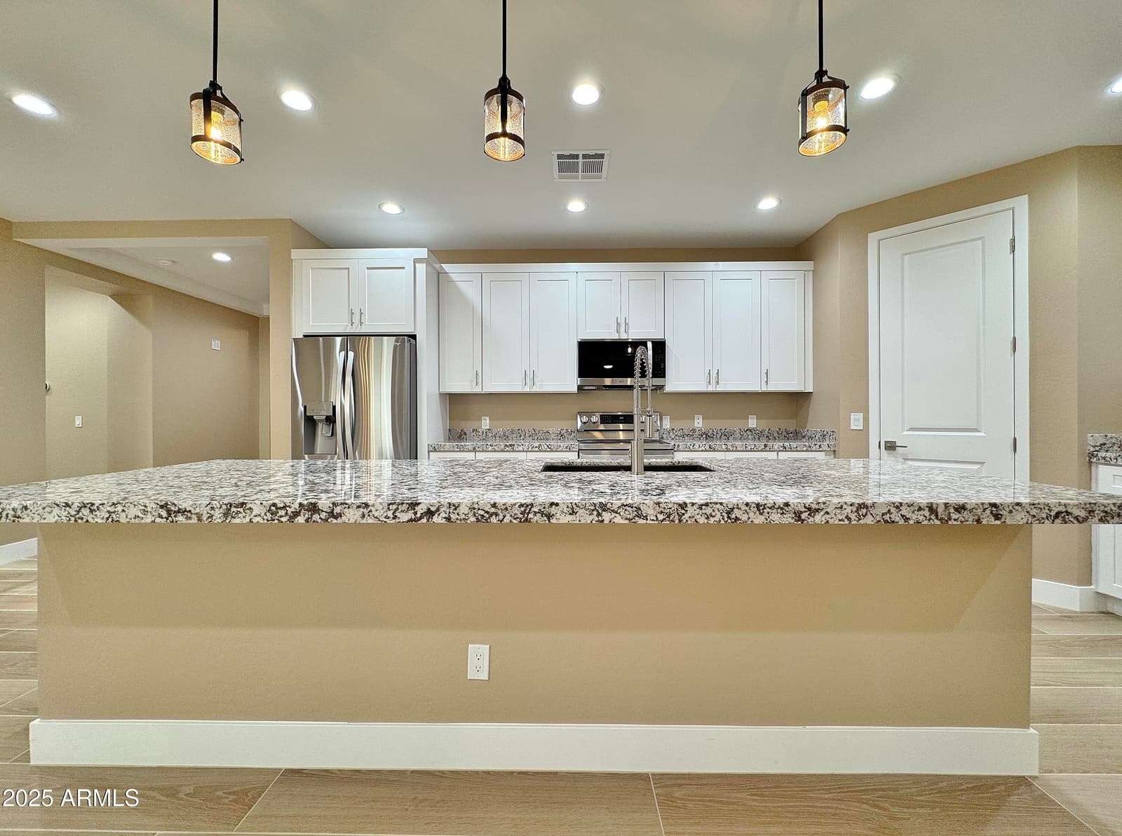 1567 N HIMOSA Drive, Casa Grande, AZ 85122 — photo 15 of 45