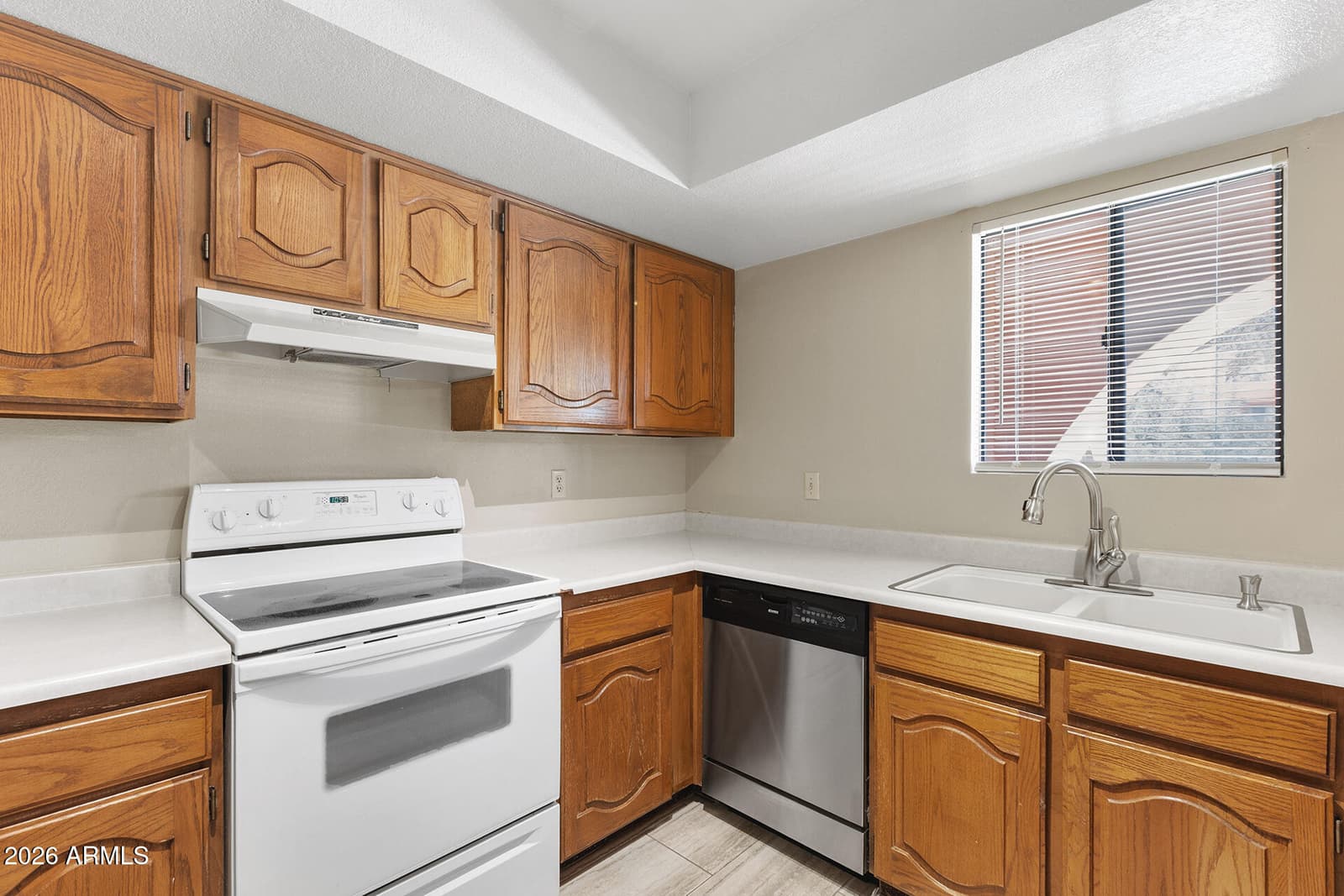 12212 N PARADISE VILLAGE Parkway S 206, Phoenix, AZ 85032 — photo 6 of 47