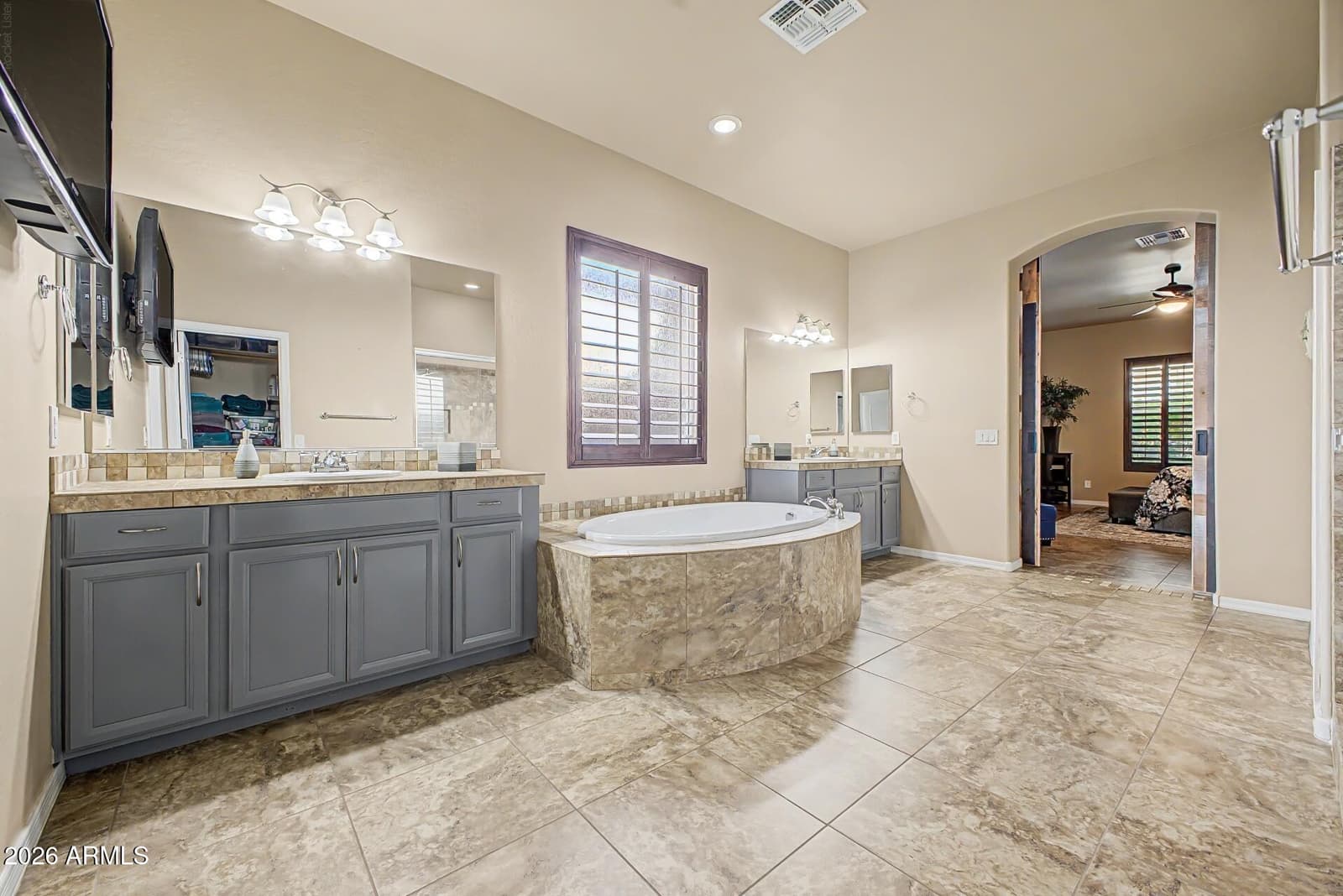 521 E MINERAL Road, Phoenix, AZ 85042 — photo 23 of 47