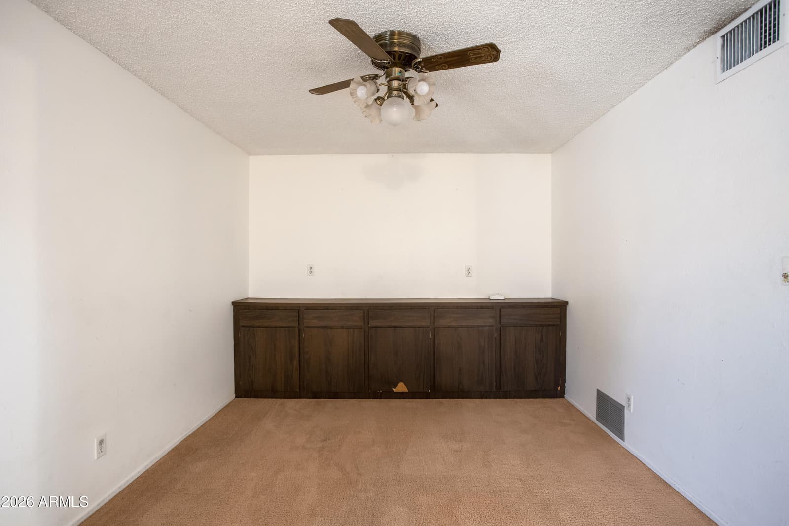 565 CIBOLA Way, Sierra Vista, AZ 85635 — photo 10 of 36