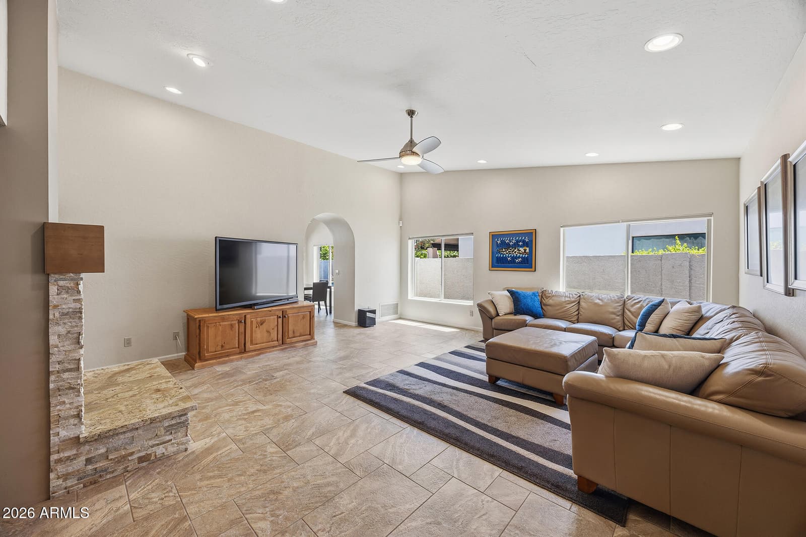 9886 E CINNABAR Avenue, Scottsdale, AZ 85258 — photo 11 of 49