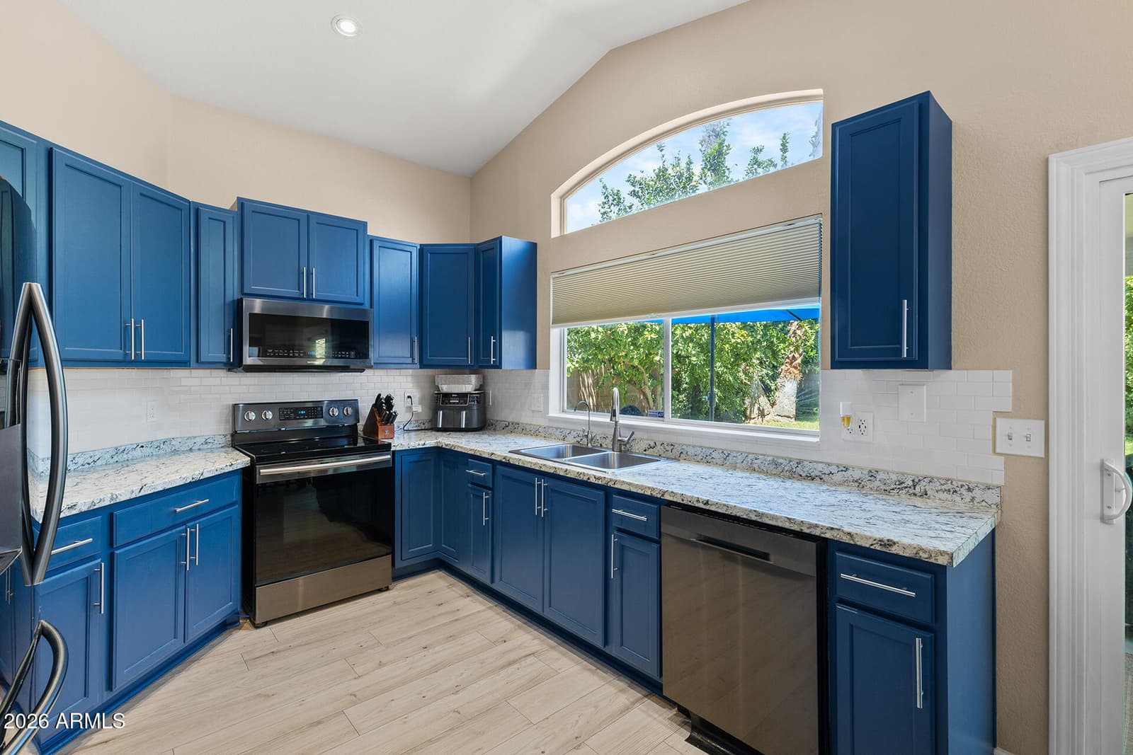 5018 W WIKIEUP Lane, Glendale, AZ 85308 — photo 14 of 32