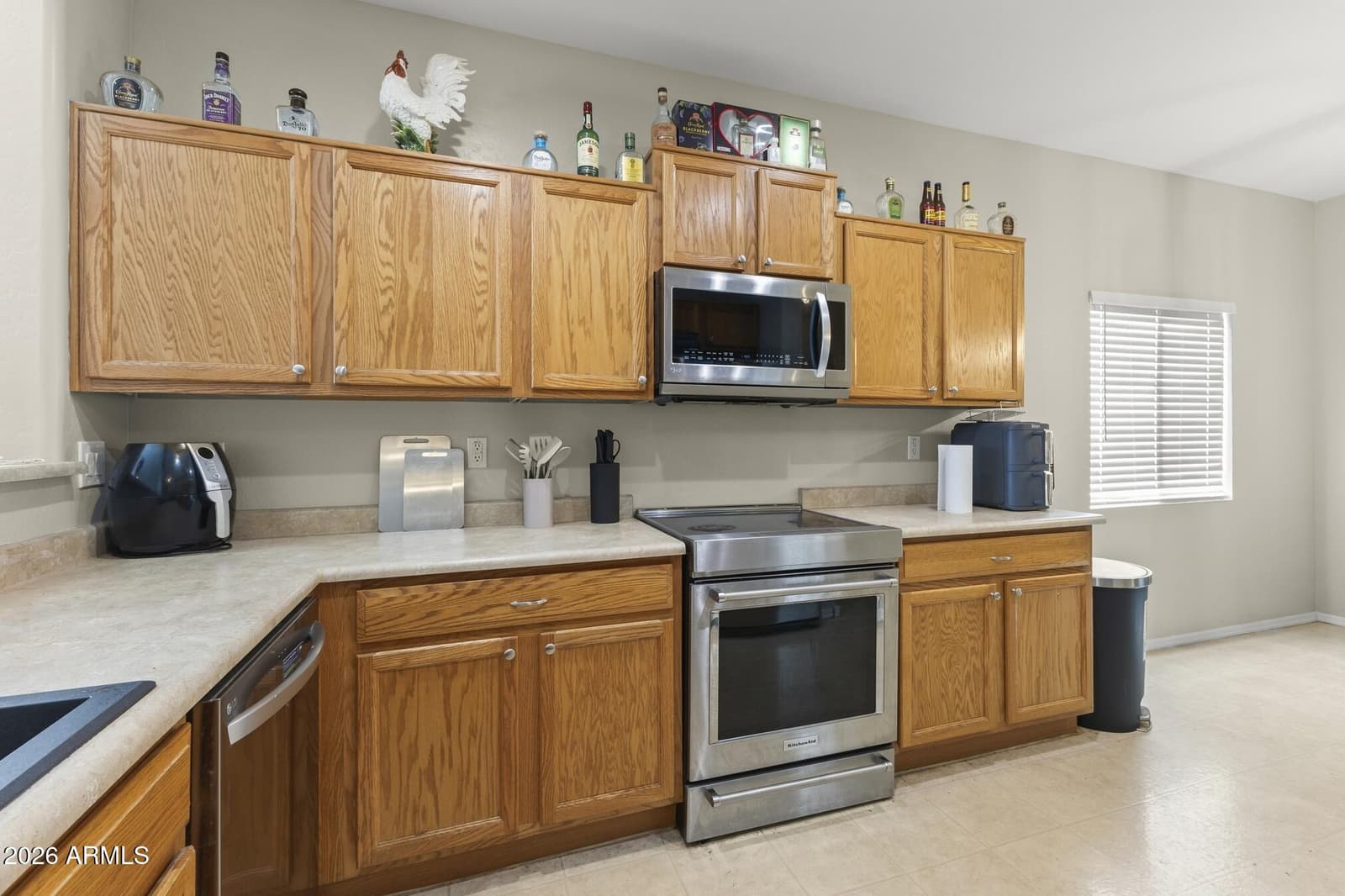 17211 W SAGUARO Lane, Surprise, AZ 85388 — photo 6 of 29