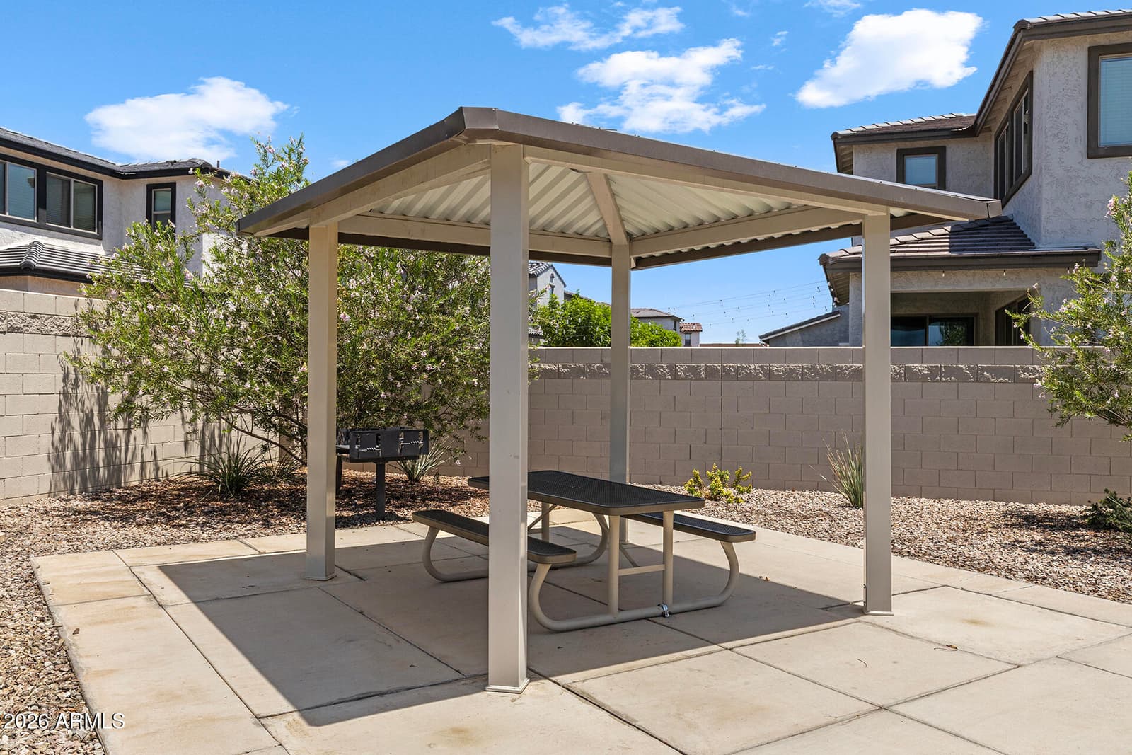 7435 N 74TH Avenue, Glendale, AZ 85303 — photo 9 of 61
