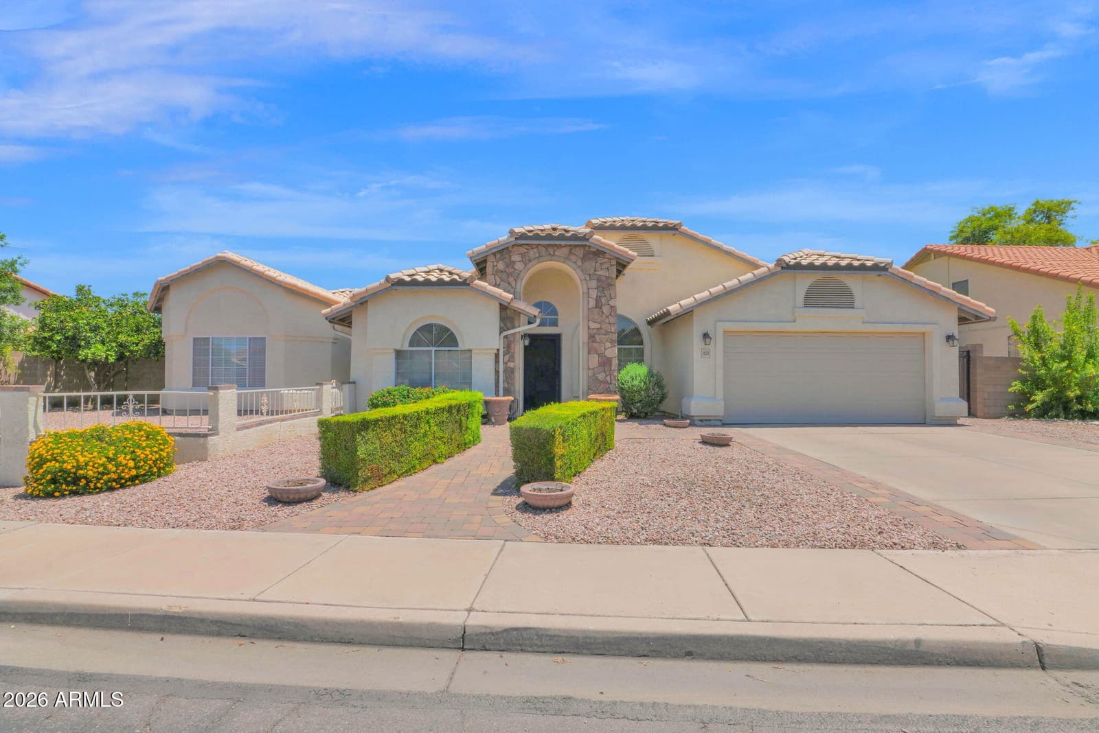 2633 S VINEYARD, Mesa, AZ 85210 — photo 1 of 28