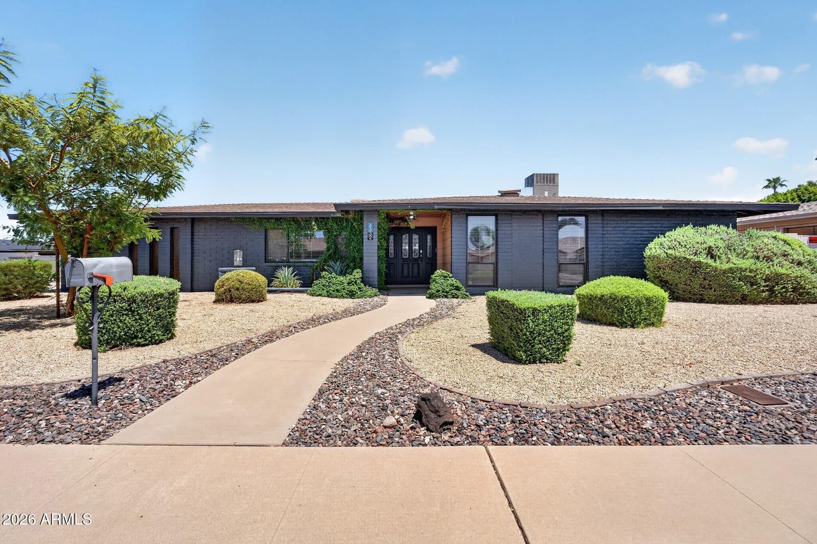 4332 W ECHO Lane, Glendale, AZ 85302 — photo 3 of 65