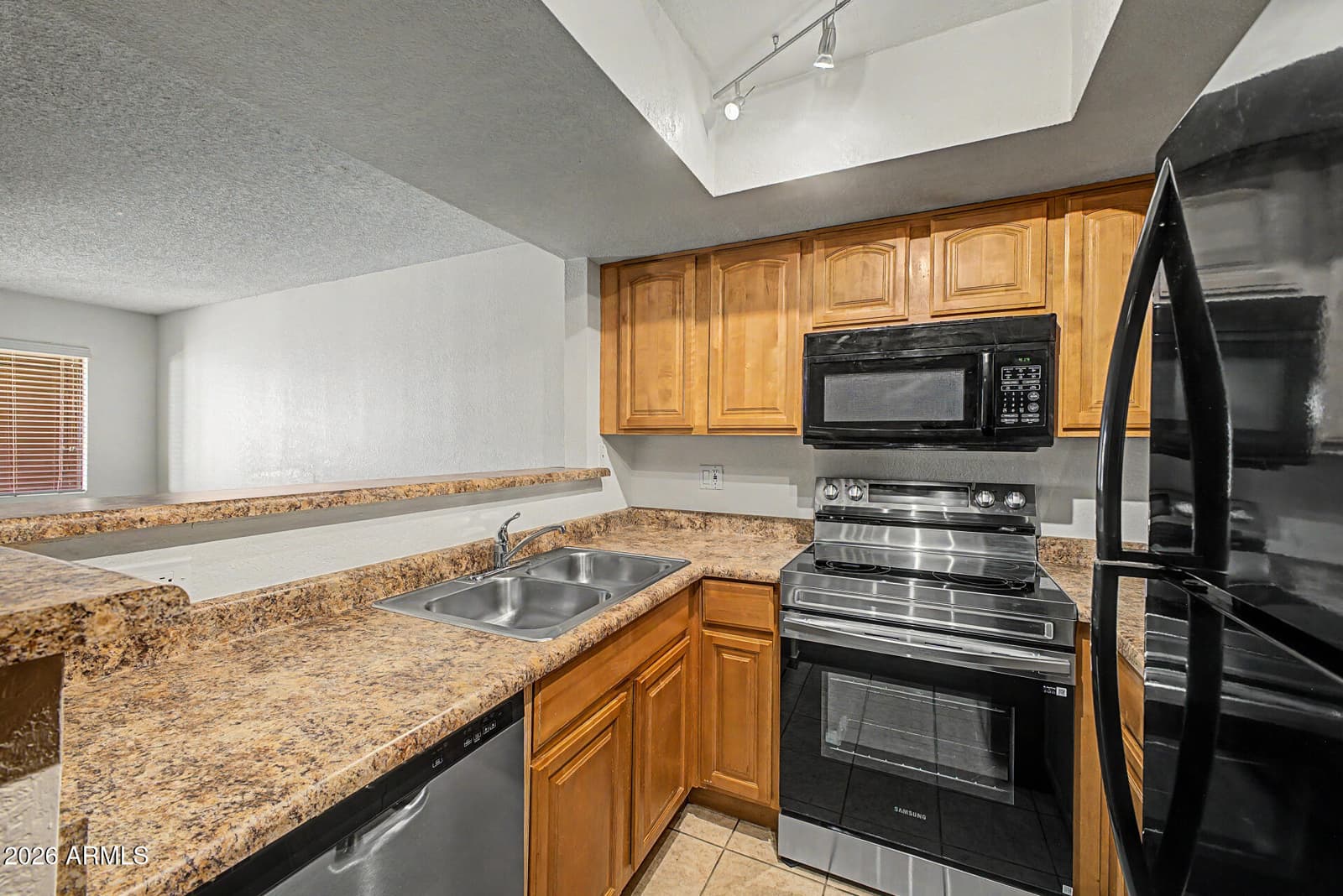 3535 W TIERRA BUENA Lane 274, Phoenix, AZ 85053 — photo 2 of 12