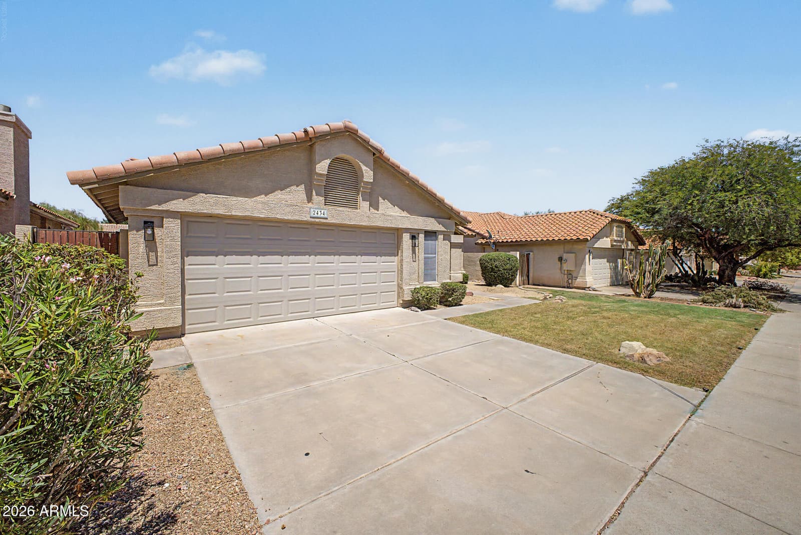 2434 E CATHEDRAL ROCK Drive, Phoenix, AZ 85048 — photo 3 of 32