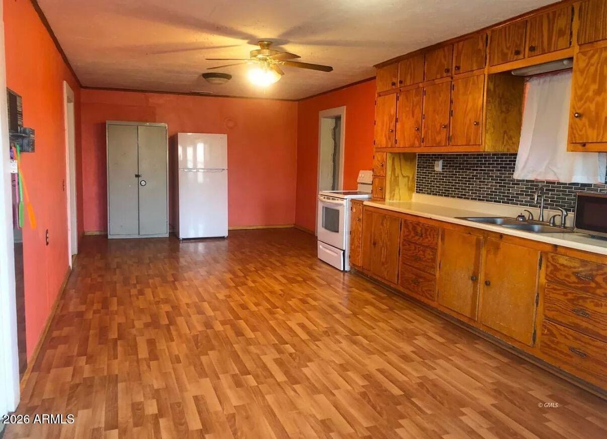 1137 W RICE Street, Miami, AZ 85539 — photo 3 of 18