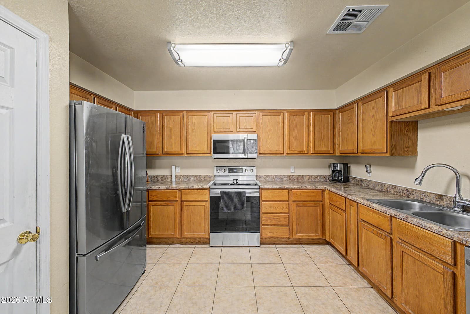 13509 S Silent Road, Arizona City, AZ 85123 — photo 12 of 31