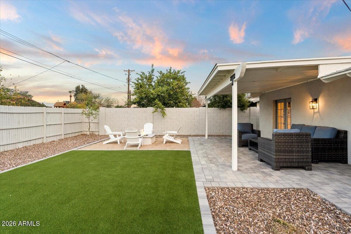 8638 E Highland Avenue, Scottsdale, AZ 85251 — photo 15 of 18
