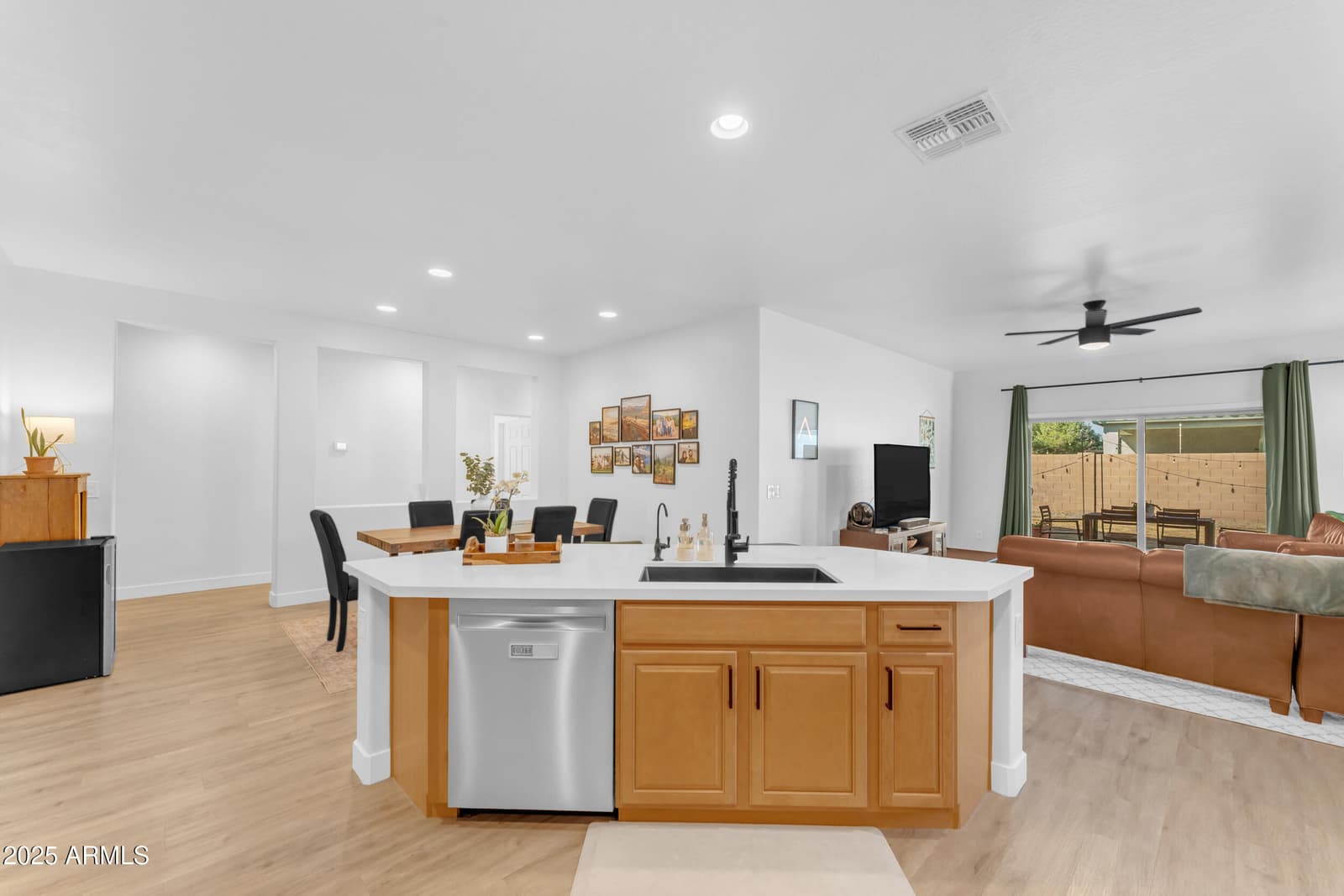 10938 E SOMBRA Circle, Mesa, AZ 85212 — photo 12 of 34