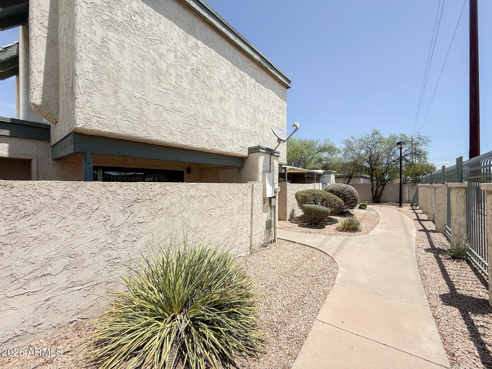 5172 W OLIVE Avenue, Glendale, AZ 85302 — photo 3 of 19