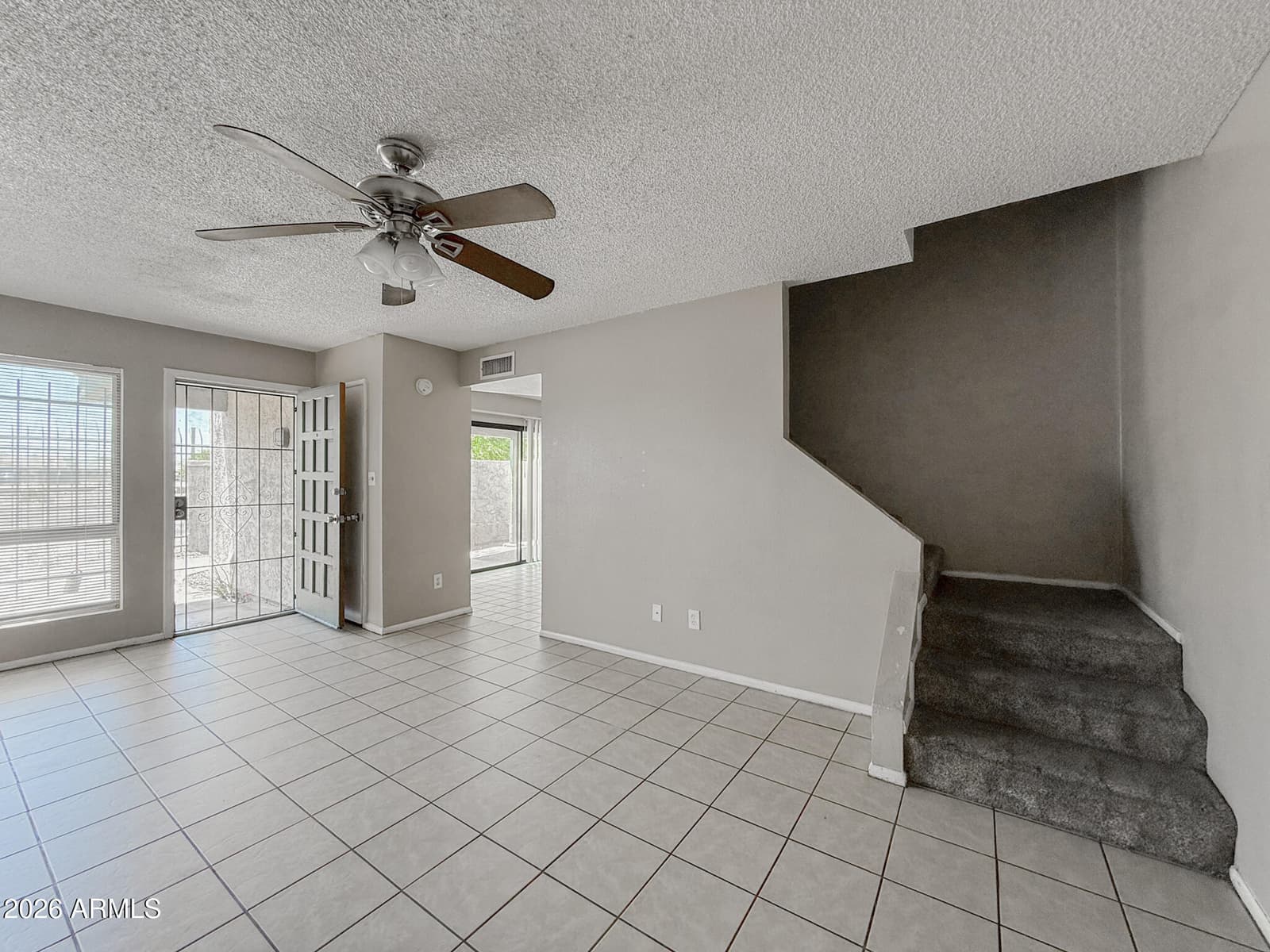 5172 W OLIVE Avenue, Glendale, AZ 85302 — photo 6 of 19