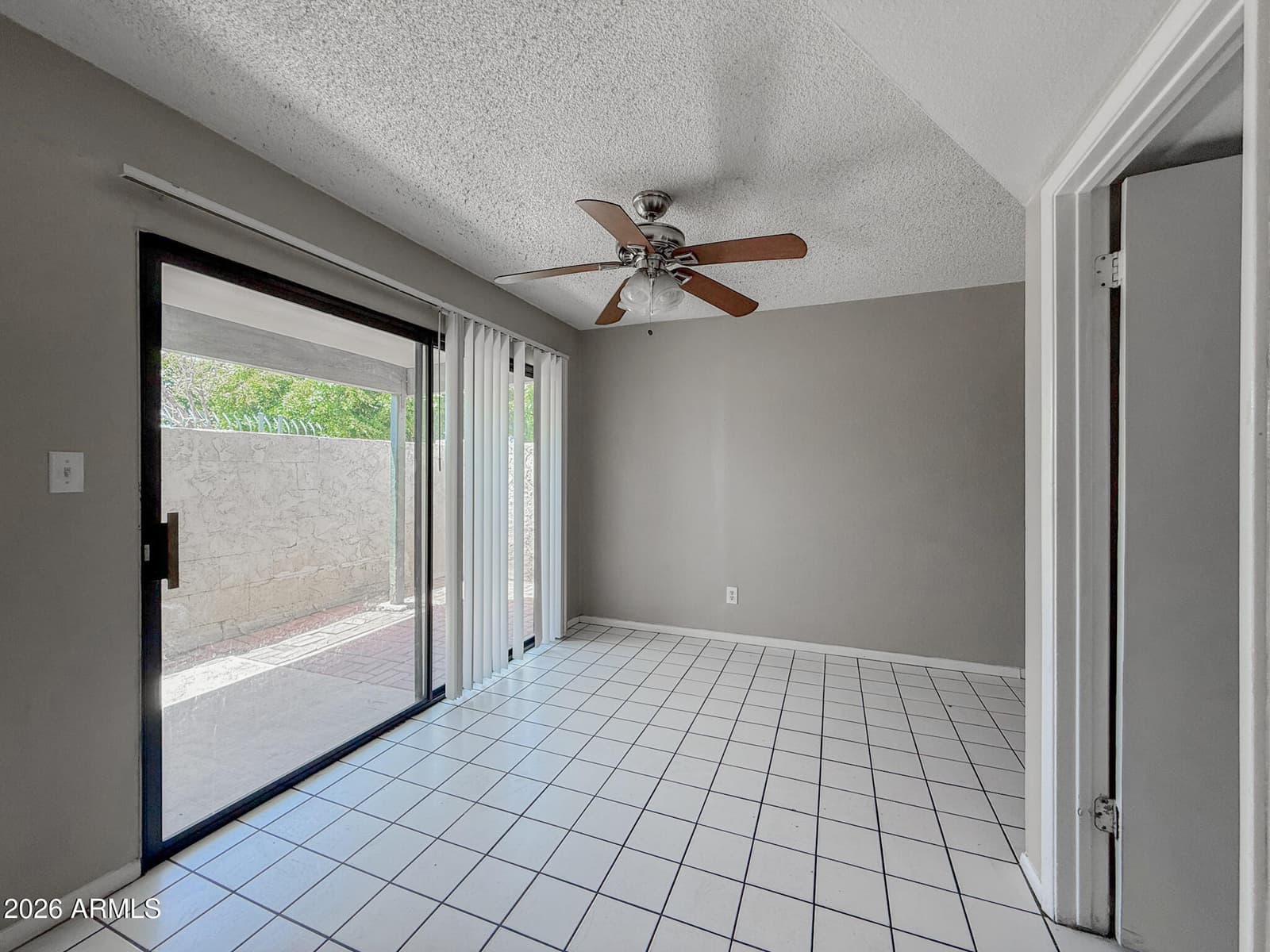5172 W OLIVE Avenue, Glendale, AZ 85302 — photo 7 of 19