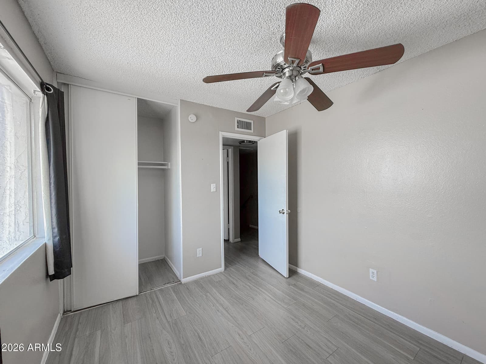 5172 W OLIVE Avenue, Glendale, AZ 85302 — photo 11 of 19