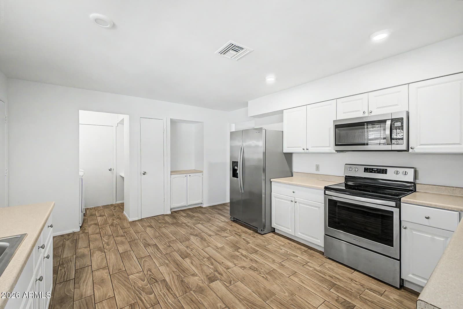 1716 S ROOSEVELT Street, Tempe, AZ 85281 — photo 10 of 27