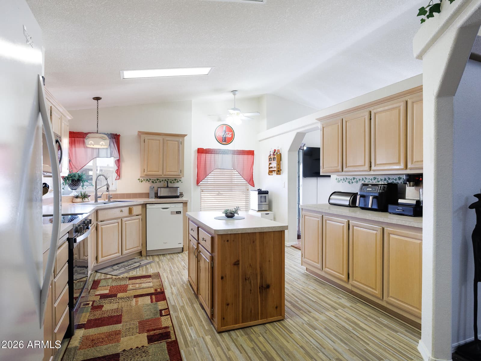 880 W MOON SHADOW Drive, Casa Grande, AZ 85122 — photo 8 of 43