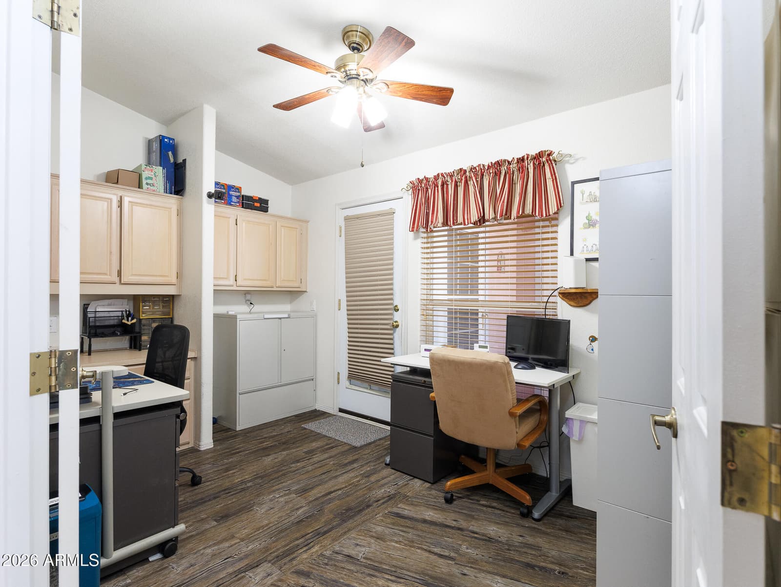 880 W MOON SHADOW Drive, Casa Grande, AZ 85122 — photo 16 of 43