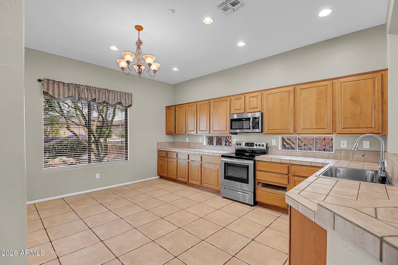 41721 N SHADOW CREEK Way, Anthem, AZ 85086 — photo 5 of 19