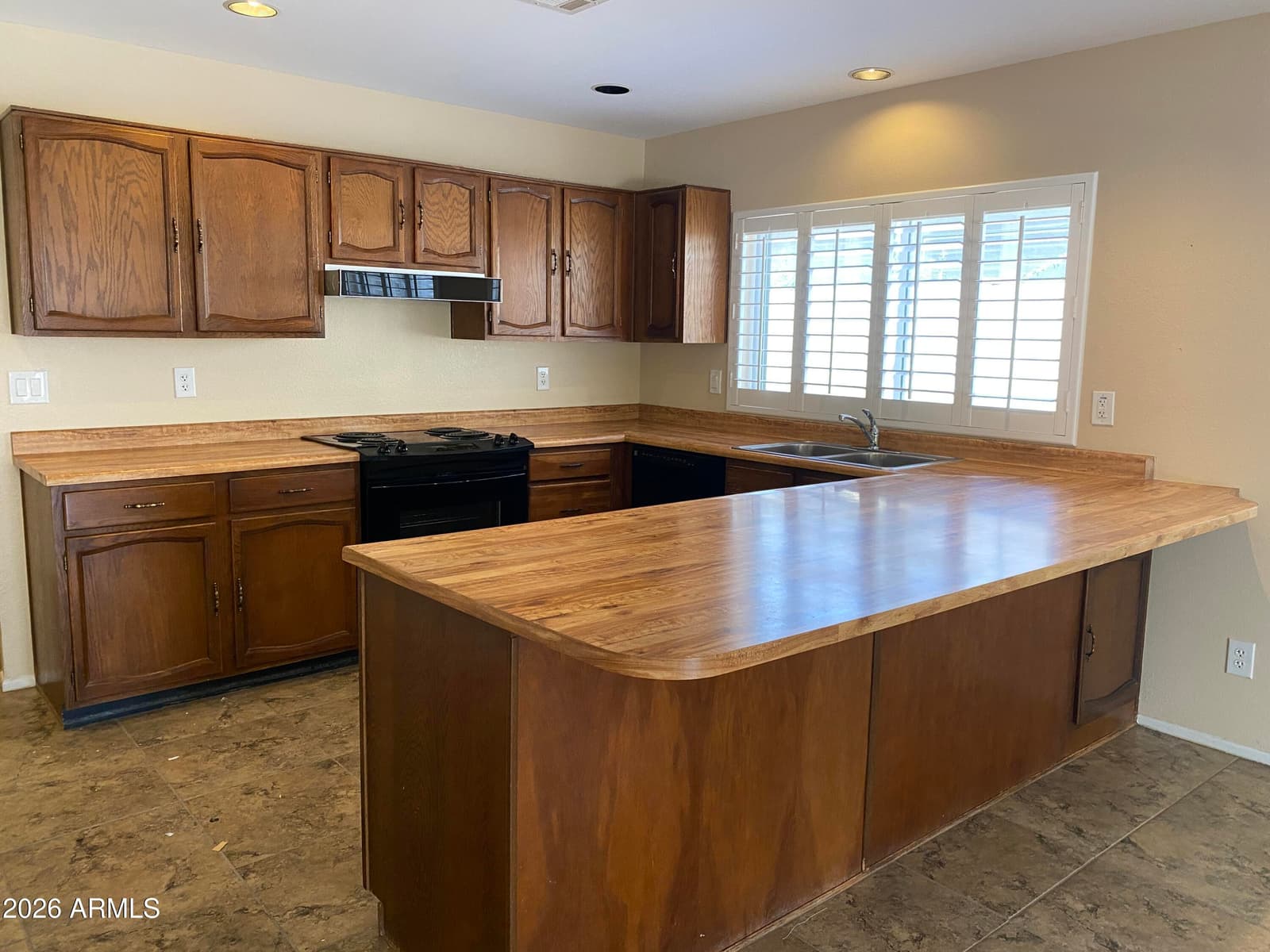 5413 W CHOLLA Street, Glendale, AZ 85304 — photo 5 of 8