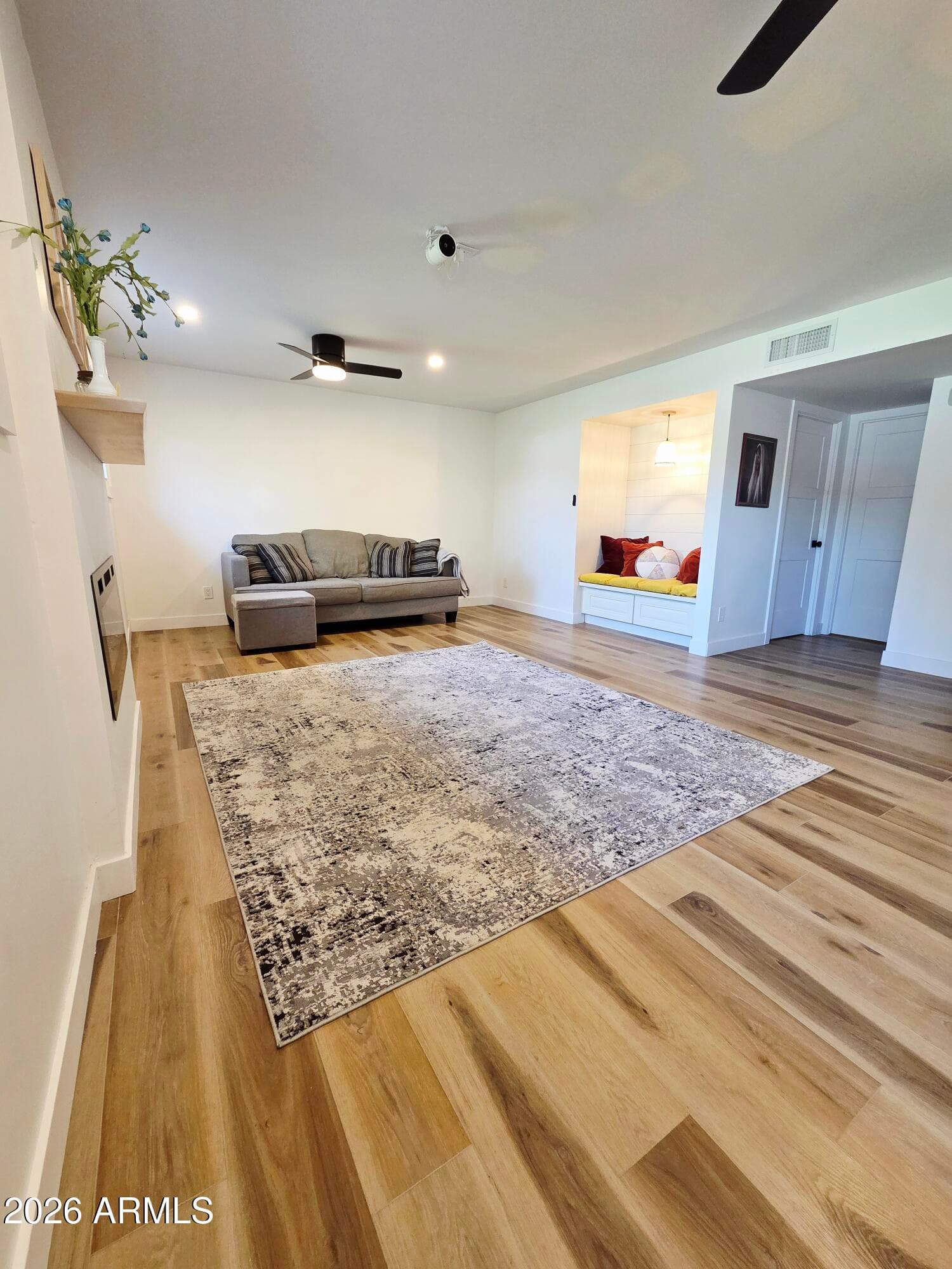 4201 W WALTANN Lane, Phoenix, AZ 85053 — photo 8 of 38