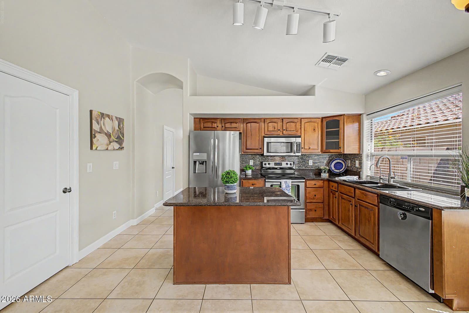 41949 W ANNE Lane, Maricopa, AZ 85138 — photo 14 of 34