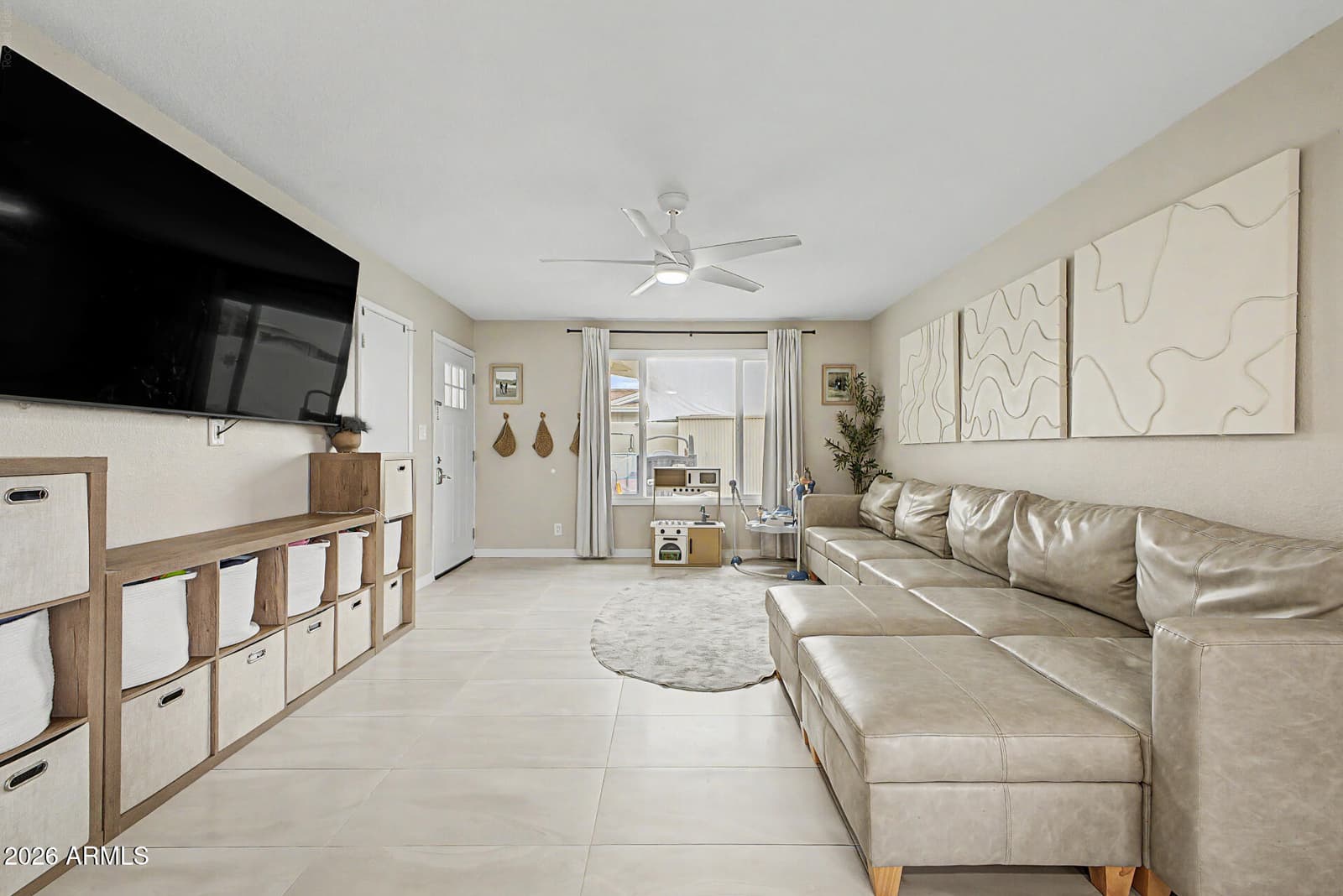 324 W SANTA CRUZ Drive, Tempe, AZ 85282 — photo 8 of 29