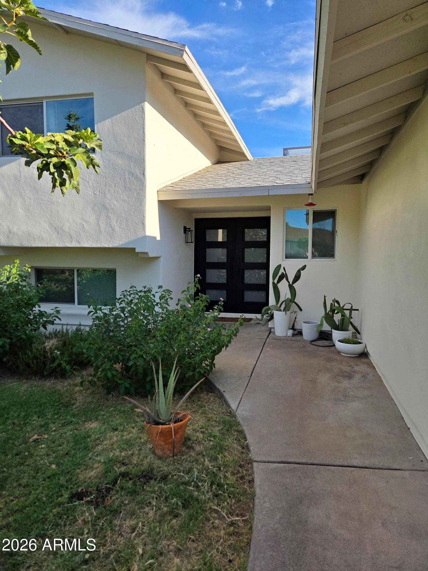 4201 W WALTANN Lane, Phoenix, AZ 85053 — photo 5 of 38