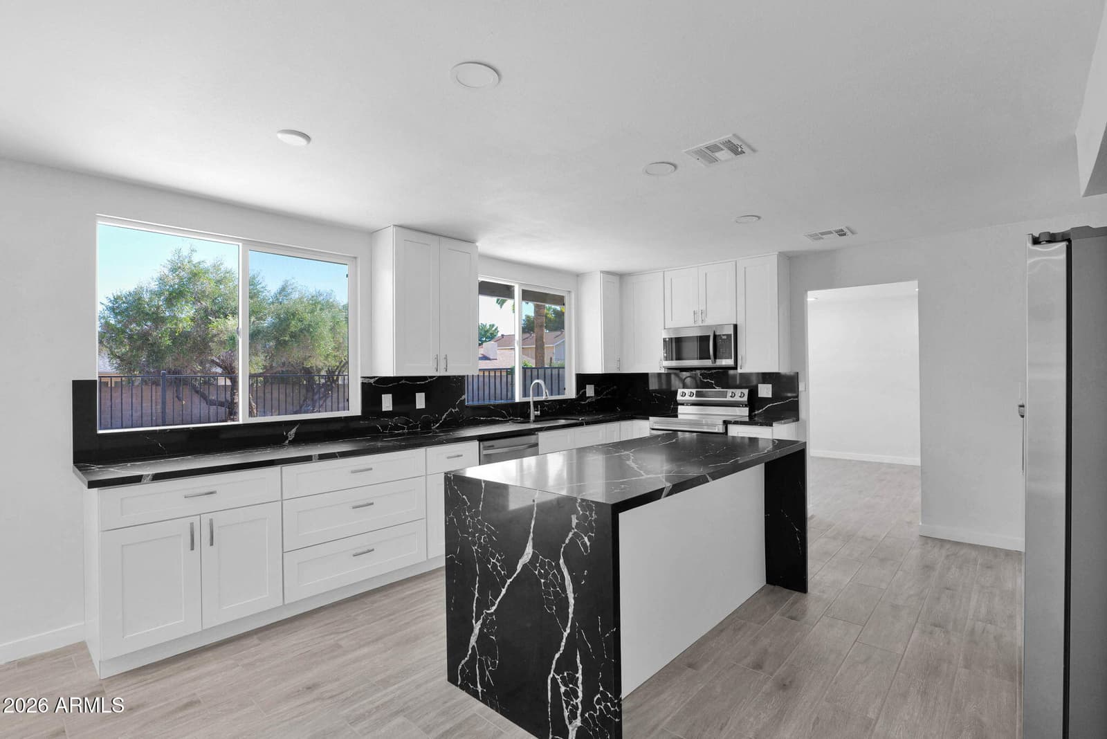 4505 W NORTH Lane, Glendale, AZ 85302 — photo 13 of 35