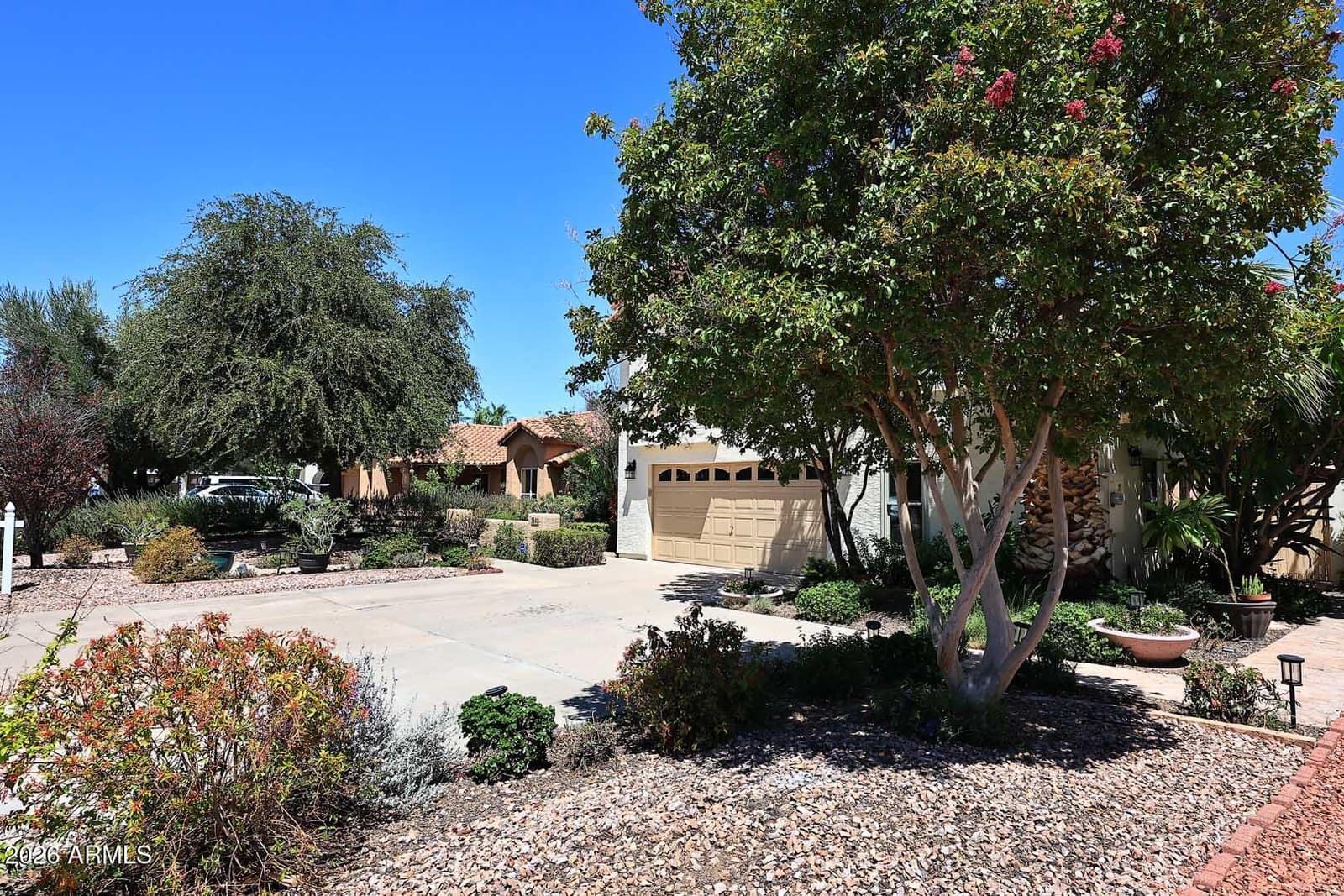 3642 E RENEE Drive, Phoenix, AZ 85050 — photo 4 of 44